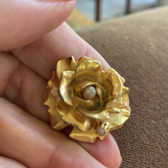 Figurative flower pendant. Genuine pearls. Just add chain or ribbon. - Picture 4 of 4